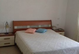 Apartament papafingo me qera ,Ali Demi 200€  , Qera