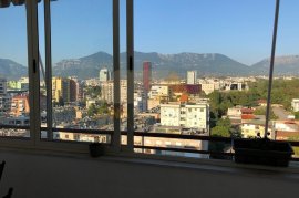 Apartament 2 + 1 me qera prane Liqenit Artficial , Huren