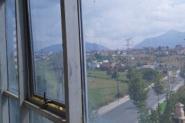 Shitet ambjent biznesi 500 m2 ne Paskuqan