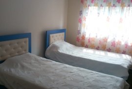 Jepet me qera 2+1 apartament te Kopshti Botanik, Ενοικίαση