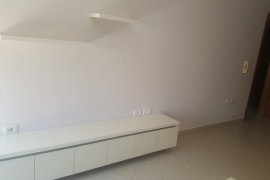 APARTAMENT ME QIRA 1+1 TEK RRUGA E KAVAJES, Qera