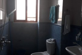 Shitet apartament në lagjen Gafurr Muço, Lushnje., Sale