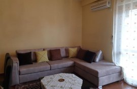 APARTAMENT ME QIRA 2+1 TEK KOMUNA E PARISIT, Affitto