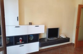 APARTAMENT ME QIRA 2+1 TEK KOMUNA E PARISIT, Miete