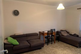 APARTAMENT ME QIRA 2+1 RRUGA E KOSOVAREVE, Qera