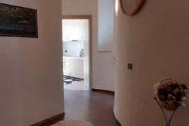 Jepet me qera apartament 1+1 prane 'Rruges se Kava, Ενοικίαση