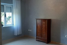 Jepet me qera apartament 1+1 , Alquiler