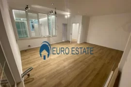 Tirane,me qera Ambient biznesi 220 m² (5 Maji), Huren