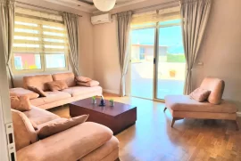 APARTAMENT 2+1 ME VERANDE PER QIRA TEK LIQENI