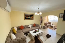 Apartament 4+1 me qira te “Mozaiku i Tiranës”, Huren