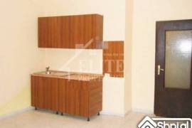 Shitet apartament 1+1 te pallatet Insig,rr.”Irfan