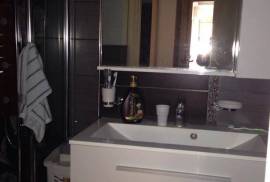 Apartament 2+!, Vente