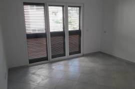 Shitet apartament 2+1 ne Tirane me hipoteke., Shitje