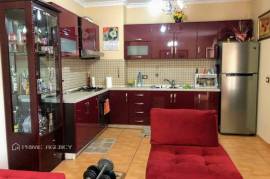 Shitet :Apartament 1+1/ Kryqëzimi "Komuna e P, Venta