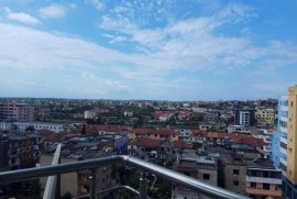 Shitet Apartament 2+1 ne qender Qytetit ,Lezhe, Πώληση