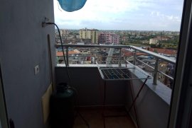 Shitet Apartament 2+1 ne qender Qytetit ,Lezhe, Πώληση