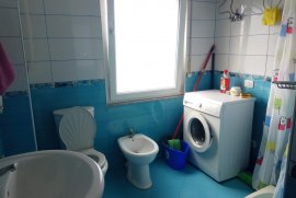 Shitet Apartament 2+1 ne qender Qytetit ,Lezhe, Πώληση