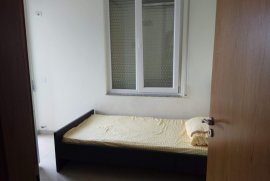 Shitet Apartament 2+1 ne qender Qytetit ,Lezhe, Sale