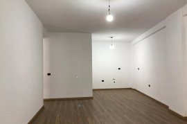 SHITET APARTAMENT 3+1 TEK FRESKU 65000 €, Sale