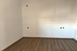 SHITET APARTAMENT 3+1 TEK FRESKU 65000 €, Sale