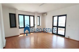 Tirane, jap me qera ambjent biznesi Kati 4, 155 m², Qera