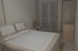 Jepet me qira apartament 2+1 i mobiluar,Rr.Kavajes, Alquiler