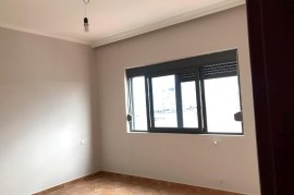 SHITET APARTAMENT 2+1 TEK STACIONI I TRENIT 84000€, Shitje