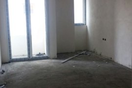 SHITET APARTAMENT 1+1 NË LAGJEN ÇLIRIMI, LUSHNJE, Vente