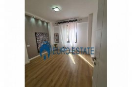 Tirane, shes Apartament 2+1,Kati 4,130 m²(KOMUNA), Eladás