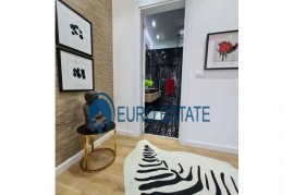 Tirane, shes Apartament 2+1,Kati 4,130 m²(KOMUNA), Venta