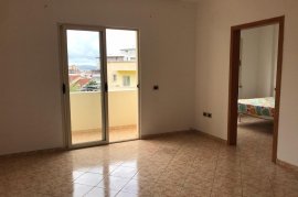 Qera, Apartament 1+1, Fresku, Tiranë 140 € /Muaj, Alquiler