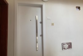 Apartament i sapo rinovuar prane 9 katesheve, Πώληση