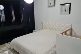 Super Apartament 1+1 ne shitje Liqeni i Thate, Vente