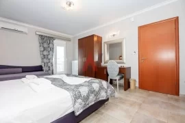 Katerini Greqi SHITET Hotel 4-katësh me 28 dhoma