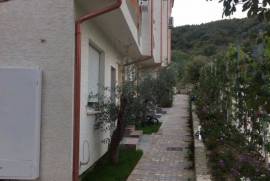 Jap me qera apt. duplex 3+1+A+BLK , 1,200 Euro, Ενοικίαση