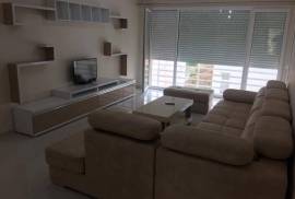 Jap me qera apt. duplex 3+1+A+BLK , 1,200 Euro, Bérlés