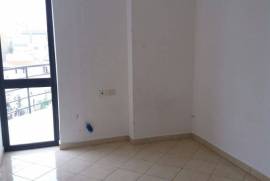 Shitet Apartament 2+1 / Fresku, Venta