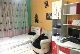 Prane Pallatit Me Shigjeta, Shitet Apartament 2+1, Vente