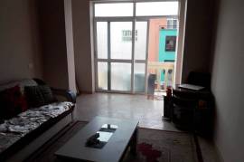 Shitet apartament 1+1 në “rrugën e Durrësit”., Πώληση