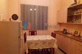 Ne Rrugen Muhamed Gjollesha Shitet Apartament 2+1 , Eladás