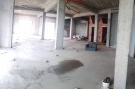 310 m2 , Ambient Super i Madh - Liqeni i Thate, Alquiler