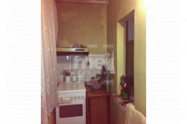 Tek Rruga Jordan Misja shitet apartament 1+1, Venta