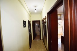 Shitet Apartament 1+1 me pamje anesore , Venta