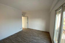 Shitet apartament 2+1 në rrugën “Ali Demi”, Location