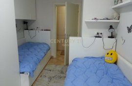 SHITET APARTAMENT 2+1 PRANE TREGUT TE VOGEL !, Shitje