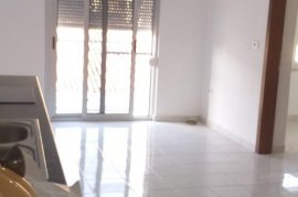 APARTAMENT ME QIRA 2+1 BOSH TEK PAZARI I RI, Ενοικίαση