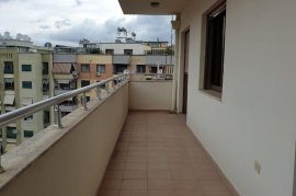 APARTAMENT ME QIRA 3+1 TEK KOMUNA E PARISIT, Location