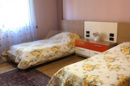 Apartament 2 + 1 me qira prane Gardes , Qera