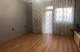 Apartament per zyra prane sheshit Wilson, Ενοικίαση