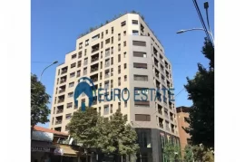 Tirane,shes Hyrje luksi 2+1,163 m²(Rr.Barrikadave), Shitje